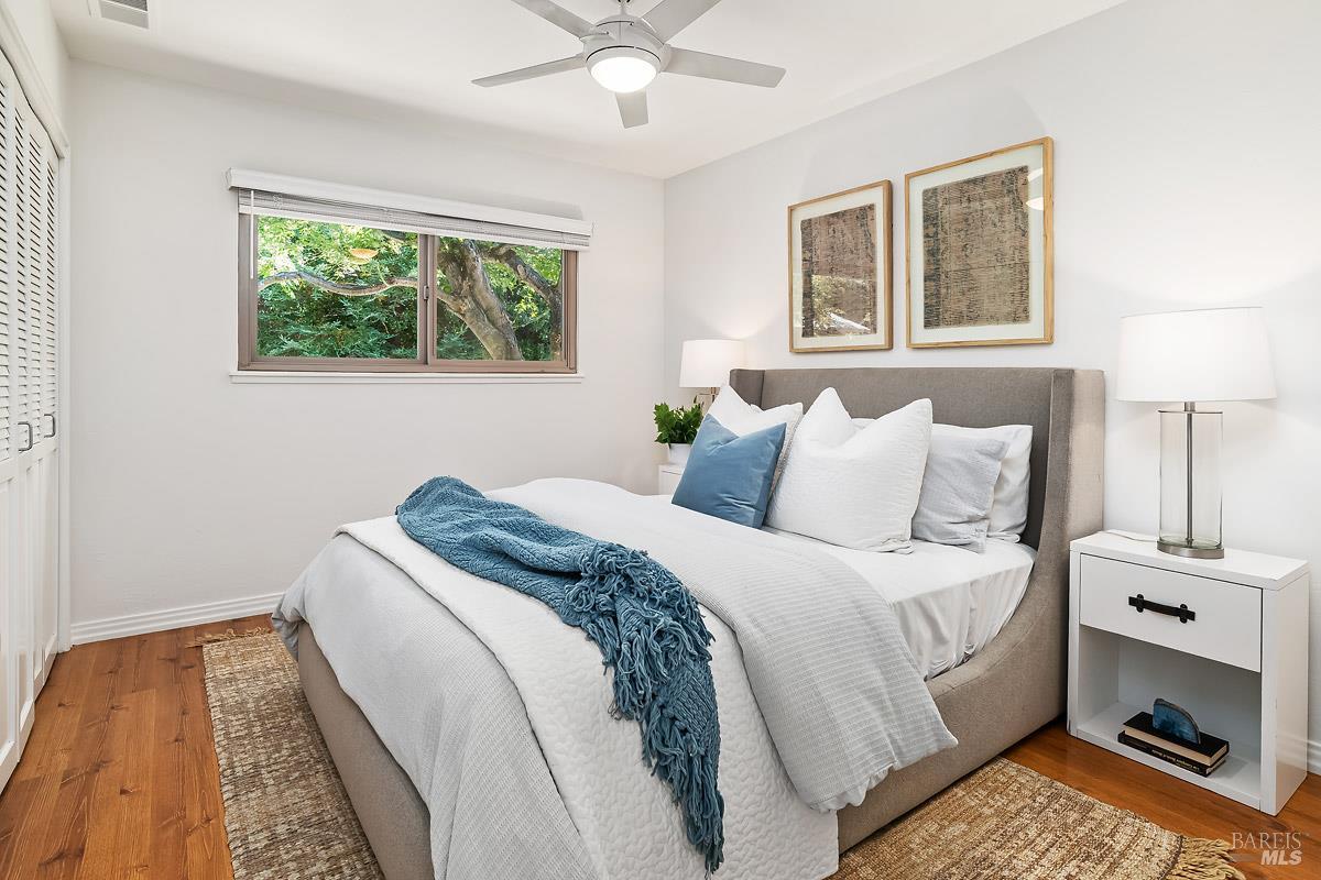 Detail Gallery Image 14 of 23 For 406 Corrillo Dr, San Rafael,  CA 94903 - 3 Beds | 1 Baths