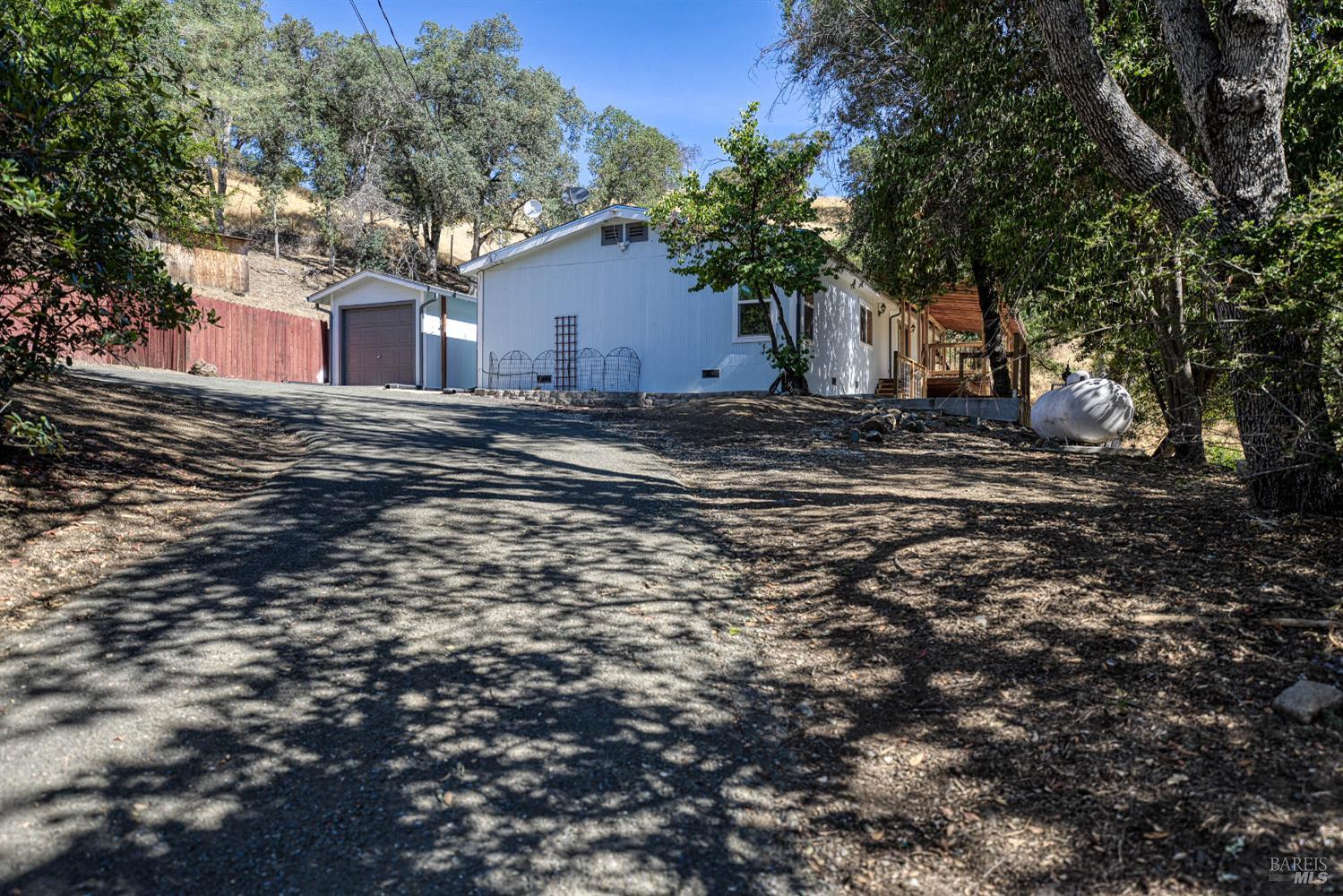 Detail Gallery Image 9 of 79 For 5990 Roland Dr, Lucerne,  CA 95458 - 3 Beds | 2 Baths