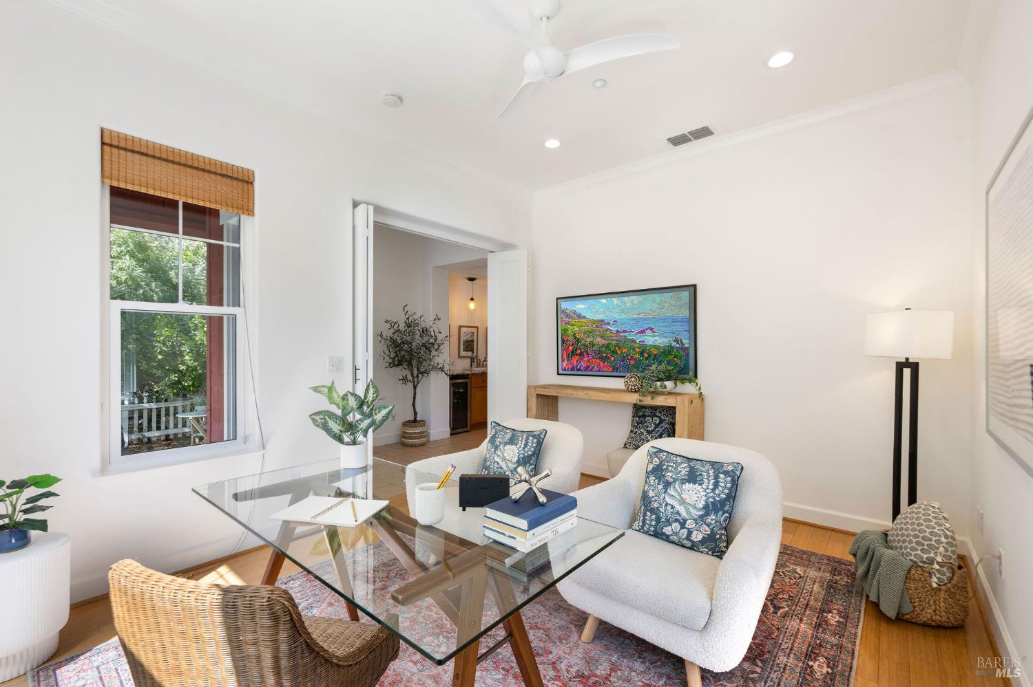 Detail Gallery Image 5 of 27 For 900 Donner Ave, Sonoma,  CA 95476 - 3 Beds | 2 Baths