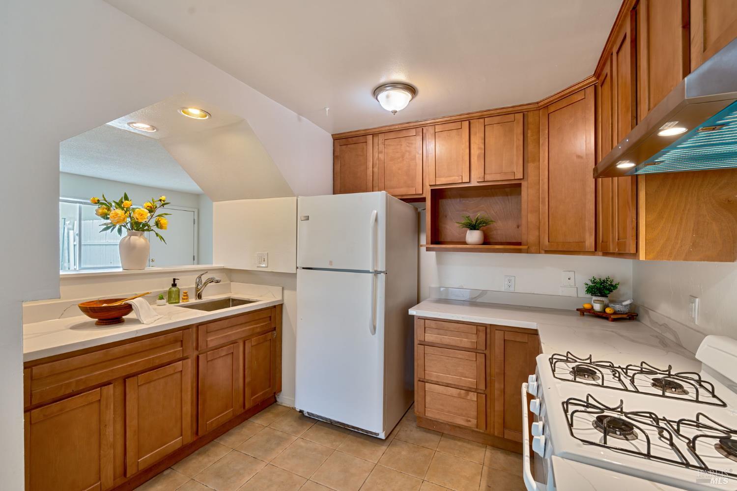 Detail Gallery Image 11 of 32 For 140 Boggs Ct, Vallejo,  CA 94589 - 2 Beds | 2 Baths