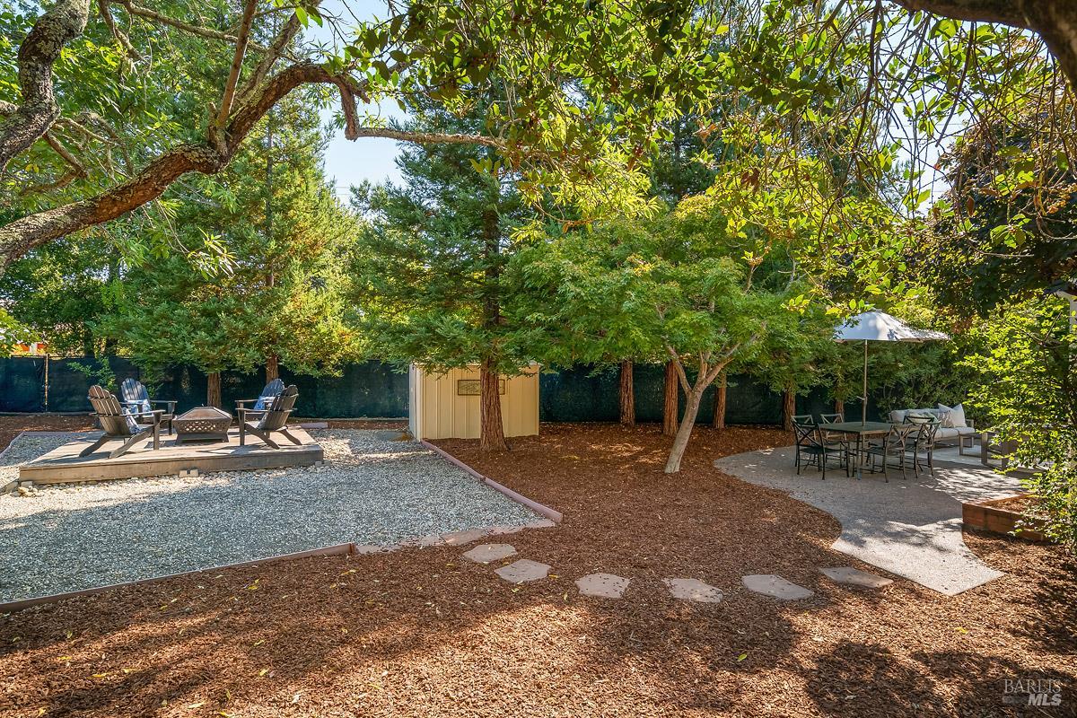 Detail Gallery Image 5 of 23 For 406 Corrillo Dr, San Rafael,  CA 94903 - 3 Beds | 1 Baths