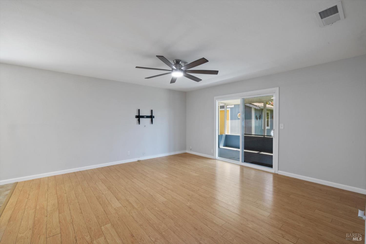 Detail Gallery Image 15 of 61 For 201 Ironwood St, Vacaville,  CA 95688 - 3 Beds | 1/1 Baths