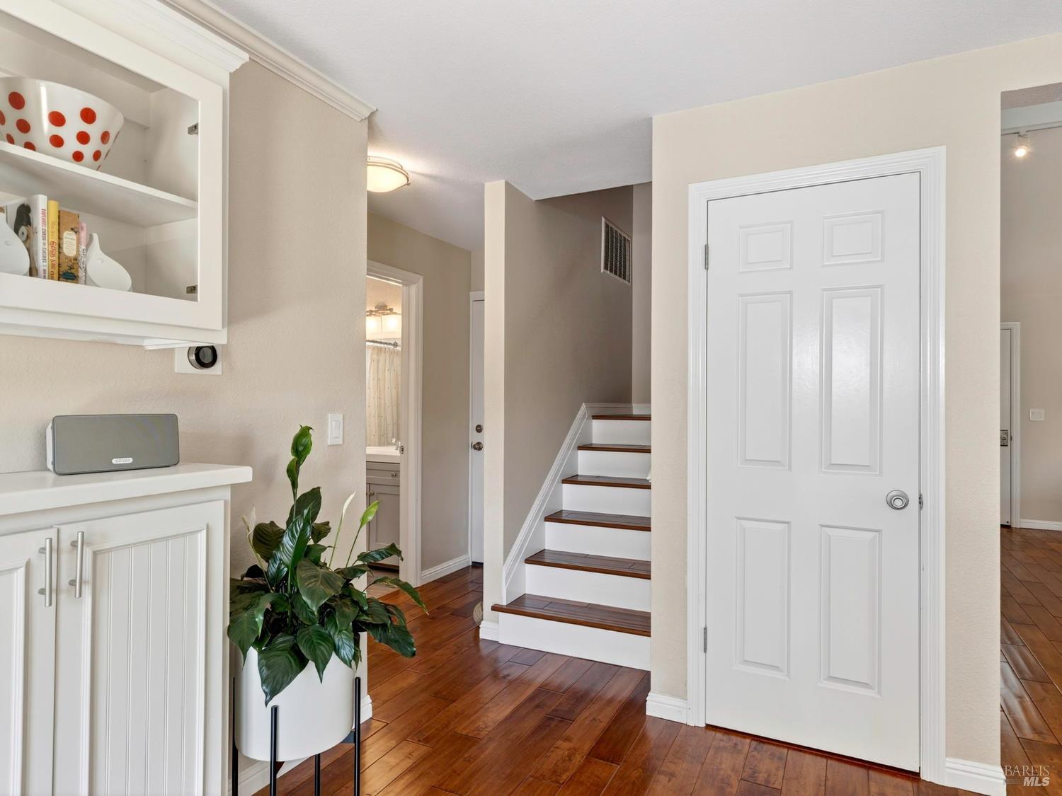 Detail Gallery Image 23 of 46 For 245 Hummingbird Ct, Healdsburg,  CA 95448 - 4 Beds | 2 Baths