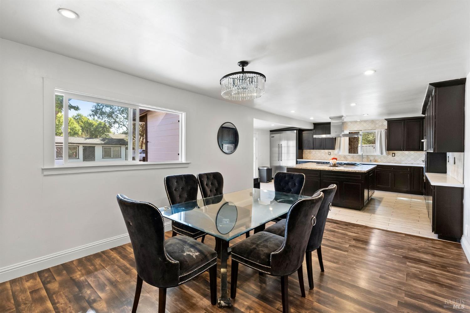 Detail Gallery Image 6 of 42 For 1485 S Wright Rd, Santa Rosa,  CA 95407 - 5 Beds | 4 Baths