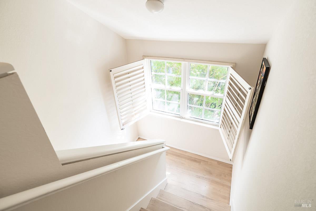Detail Gallery Image 22 of 26 For 26 Mariners Cir, San Rafael,  CA 94903 - 3 Beds | 3 Baths