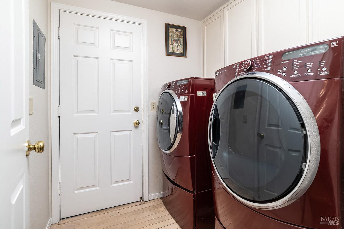 Detail Gallery Image 25 of 26 For 26 Mariners Cir, San Rafael,  CA 94903 - 3 Beds | 3 Baths