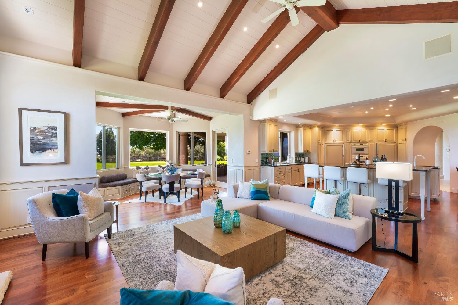 Detail Gallery Image 29 of 51 For 3211 Dry Creek Rd, Napa,  CA 94558 - 5 Beds | 5/3 Baths