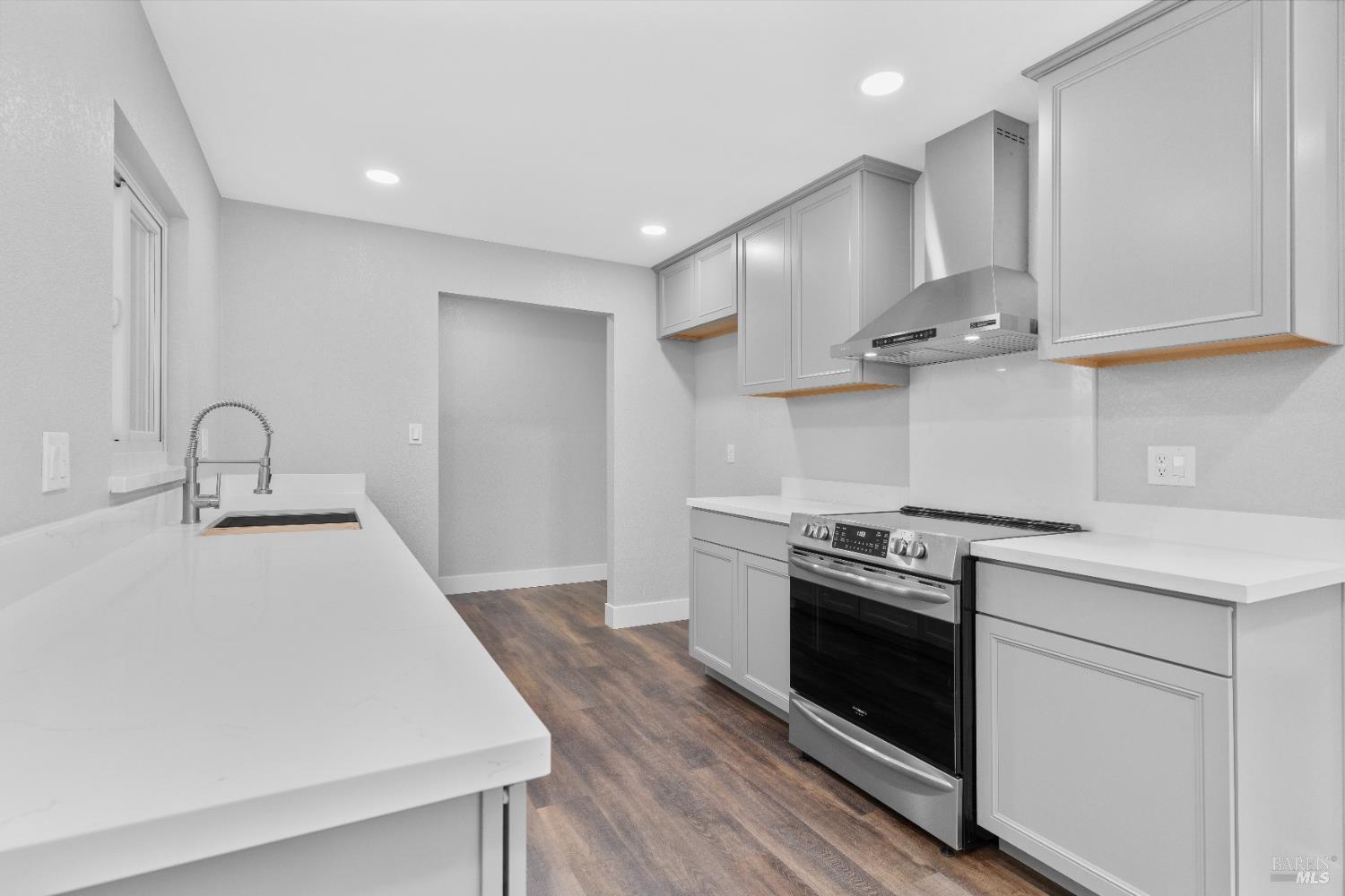 Detail Gallery Image 10 of 41 For 413 Acacia St, Fairfield,  CA 94533 - 3 Beds | 2 Baths
