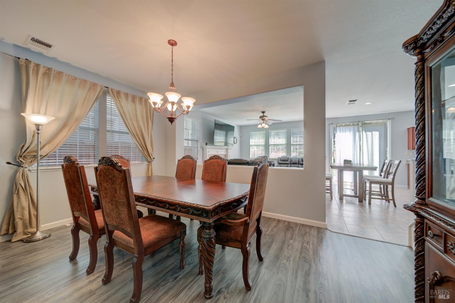 Detail Gallery Image 10 of 57 For 606 Idyllwild Ct, Fairfield,  CA 94534 - 4 Beds | 3 Baths