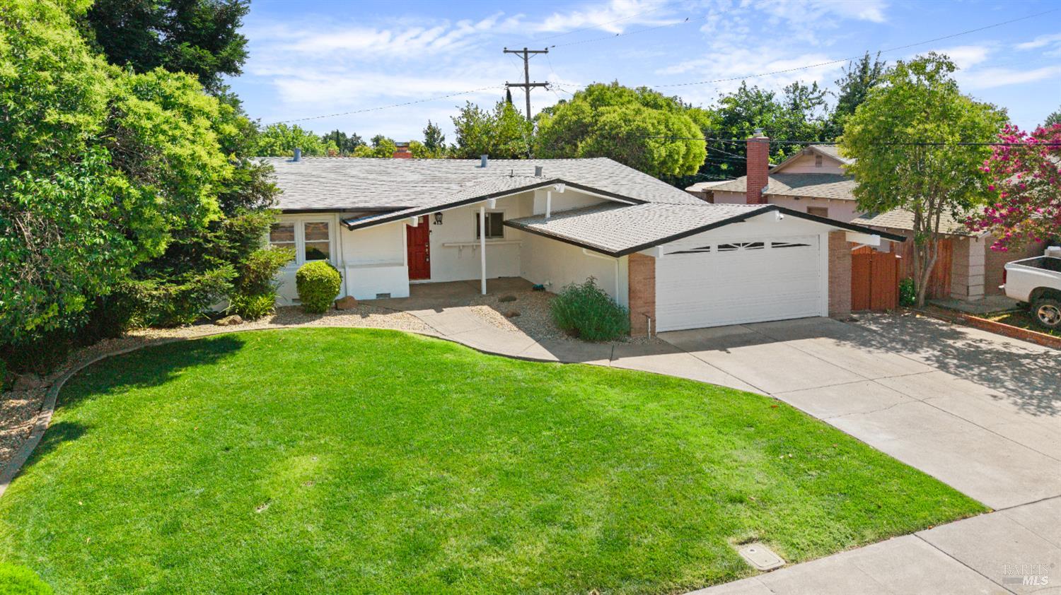 Detail Gallery Image 4 of 41 For 413 Acacia St, Fairfield,  CA 94533 - 3 Beds | 2 Baths