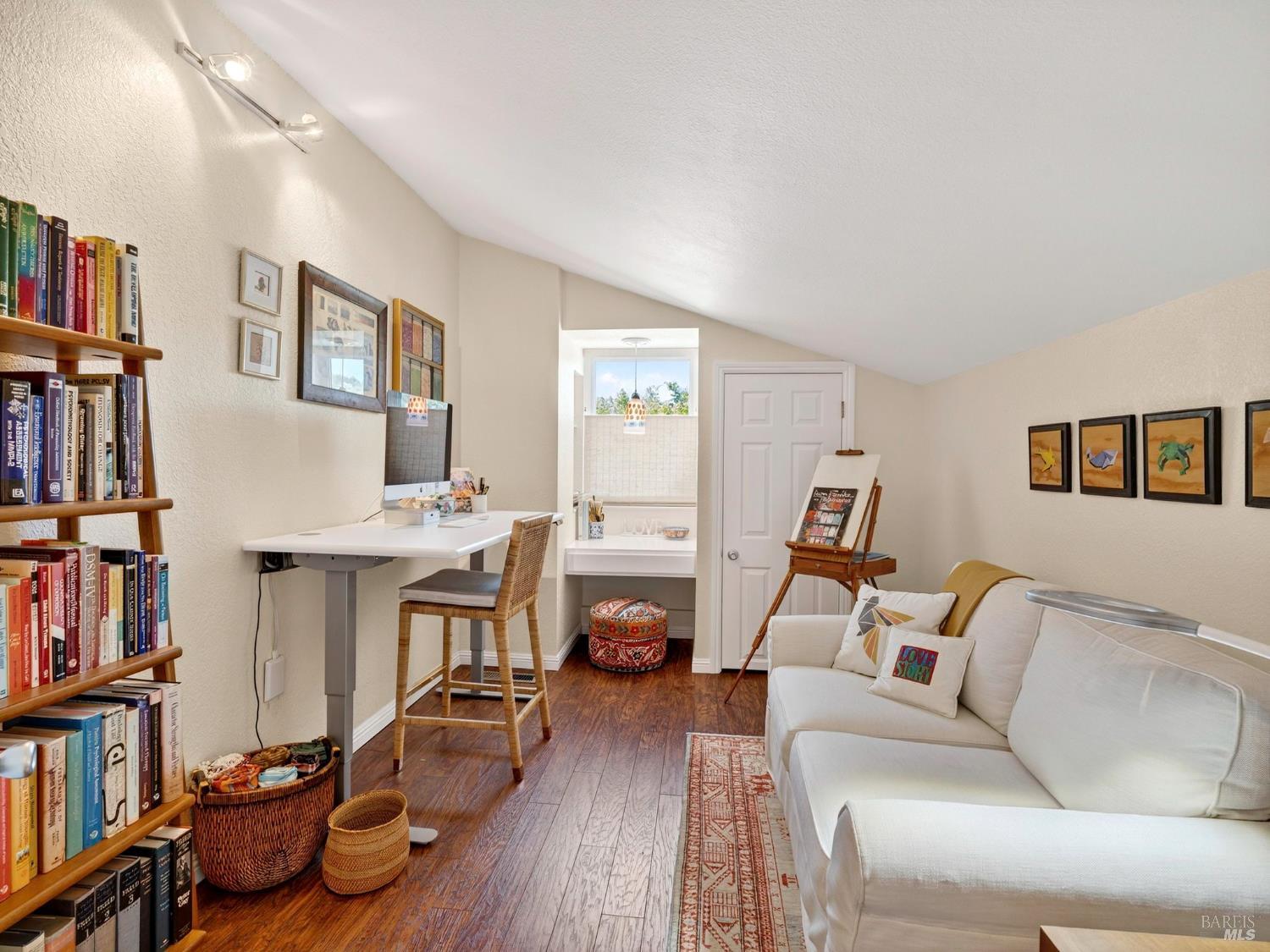 Detail Gallery Image 37 of 46 For 245 Hummingbird Ct, Healdsburg,  CA 95448 - 4 Beds | 2 Baths