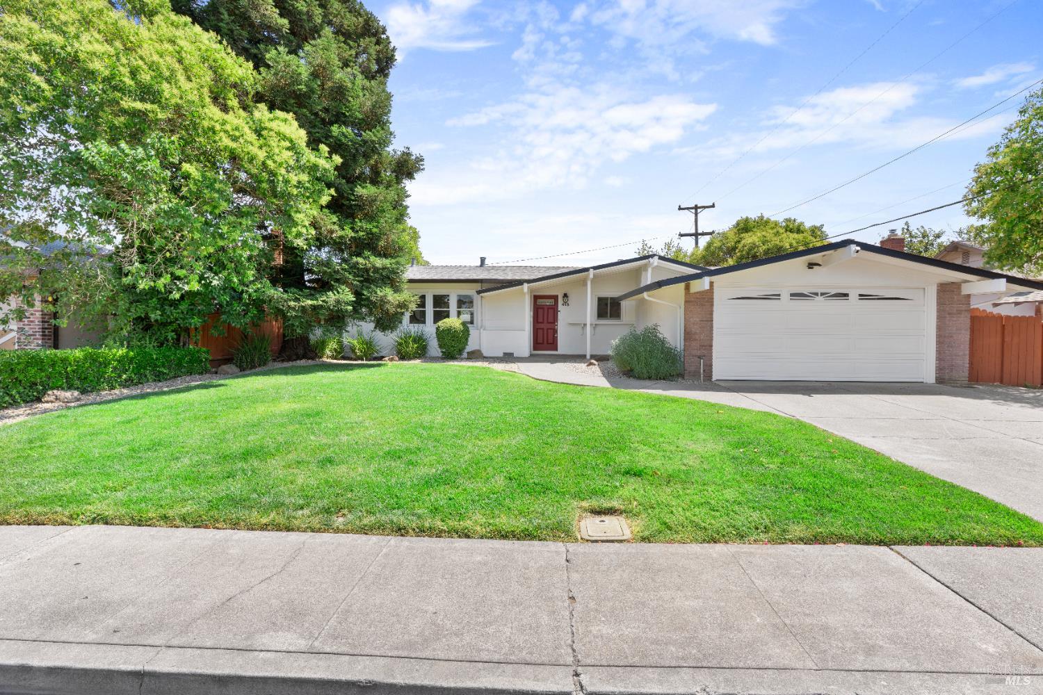 Detail Gallery Image 1 of 41 For 413 Acacia St, Fairfield,  CA 94533 - 3 Beds | 2 Baths