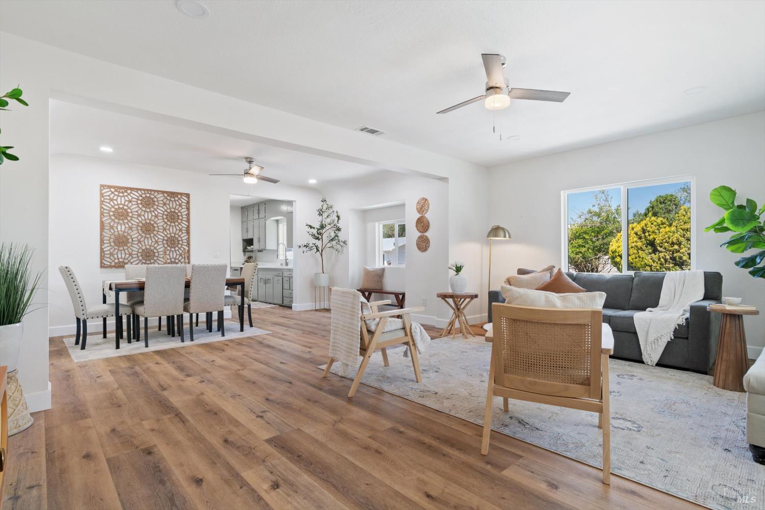 Detail Gallery Image 3 of 28 For 1055 S Wright Rd, Santa Rosa,  CA 95407 - 7 Beds | 3/1 Baths