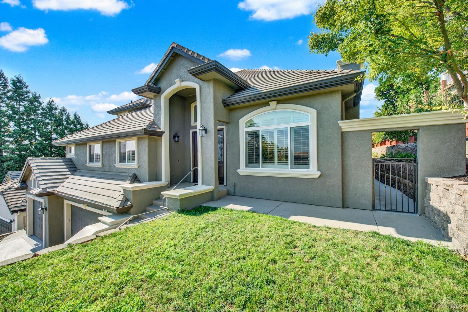 Detail Gallery Image 14 of 98 For 681 Hillside Dr, Fairfield,  CA 94533 - 5 Beds | 4/2 Baths