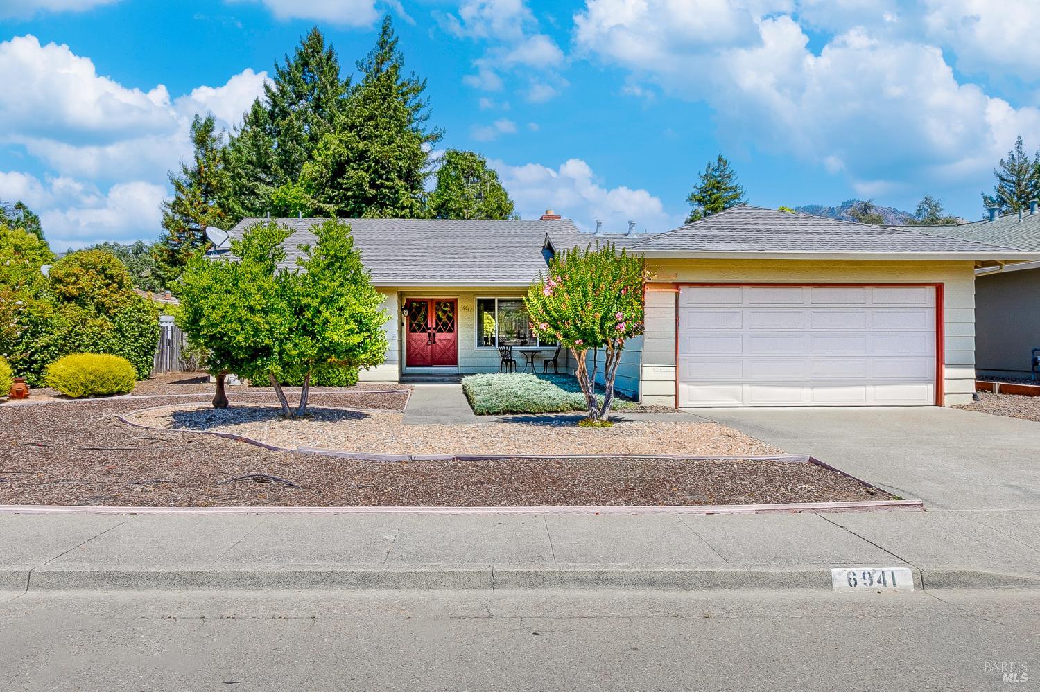 Detail Gallery Image 1 of 43 For 6941 Oak Leaf Dr, Santa Rosa,  CA 95409 - 2 Beds | 2 Baths