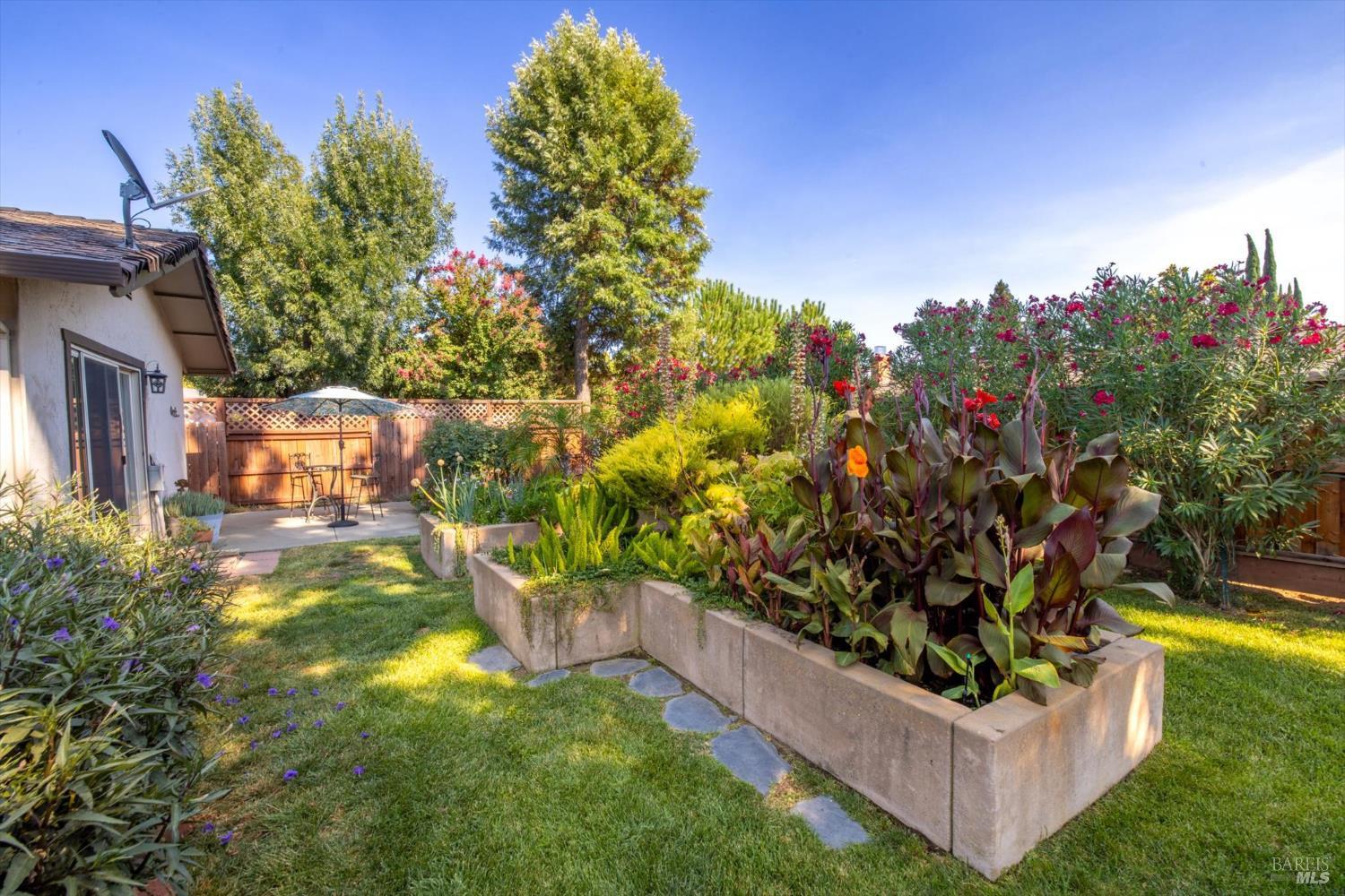 Detail Gallery Image 36 of 42 For 618 Crestview Dr, Vacaville,  CA 95688 - 4 Beds | 2 Baths