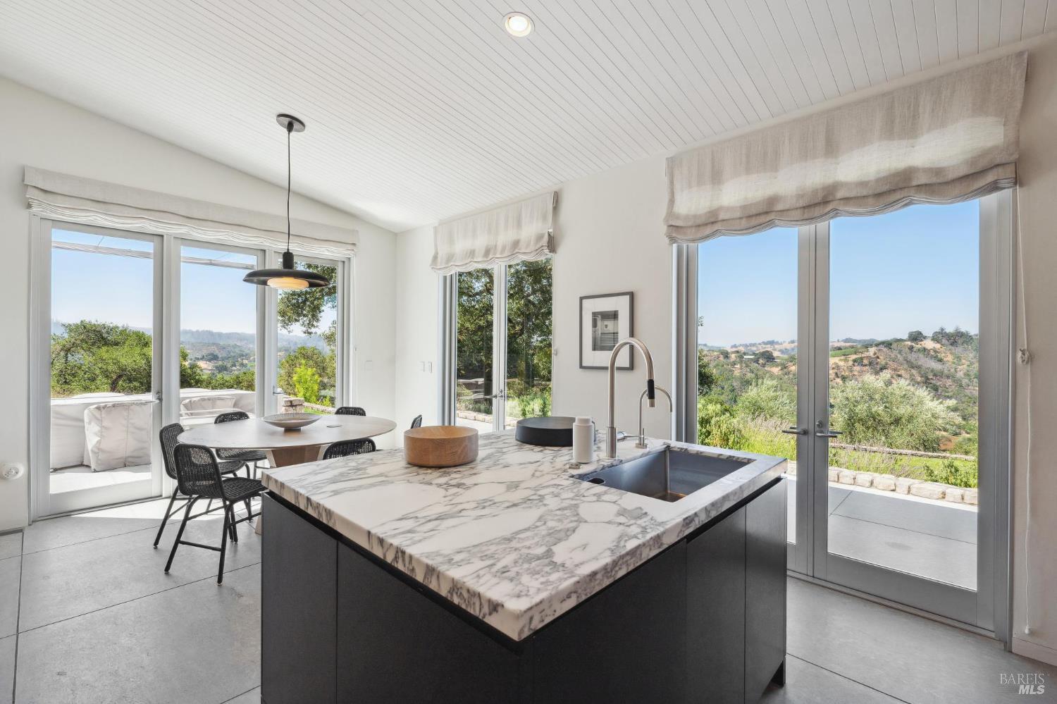 Detail Gallery Image 23 of 83 For 13418 Chalk Hill Rd, Healdsburg,  CA 95448 - 3 Beds | 4/1 Baths
