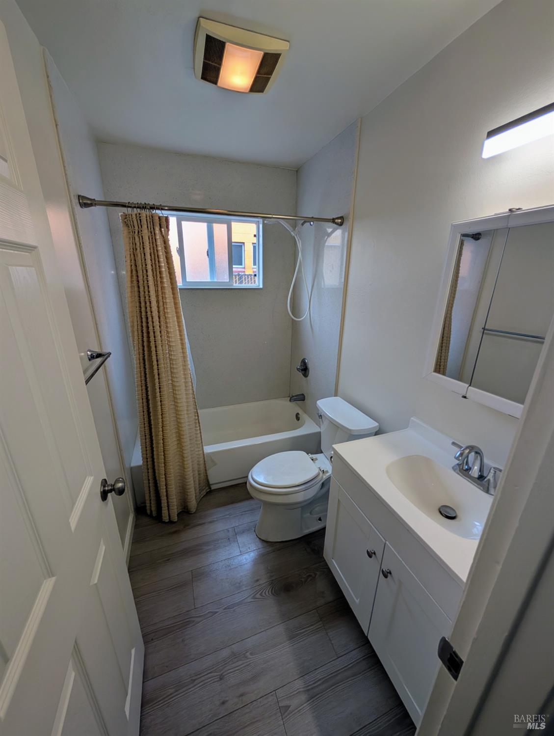 Detail Gallery Image 14 of 21 For 218 Edith St, Petaluma,  CA 94952 - – Beds | – Baths