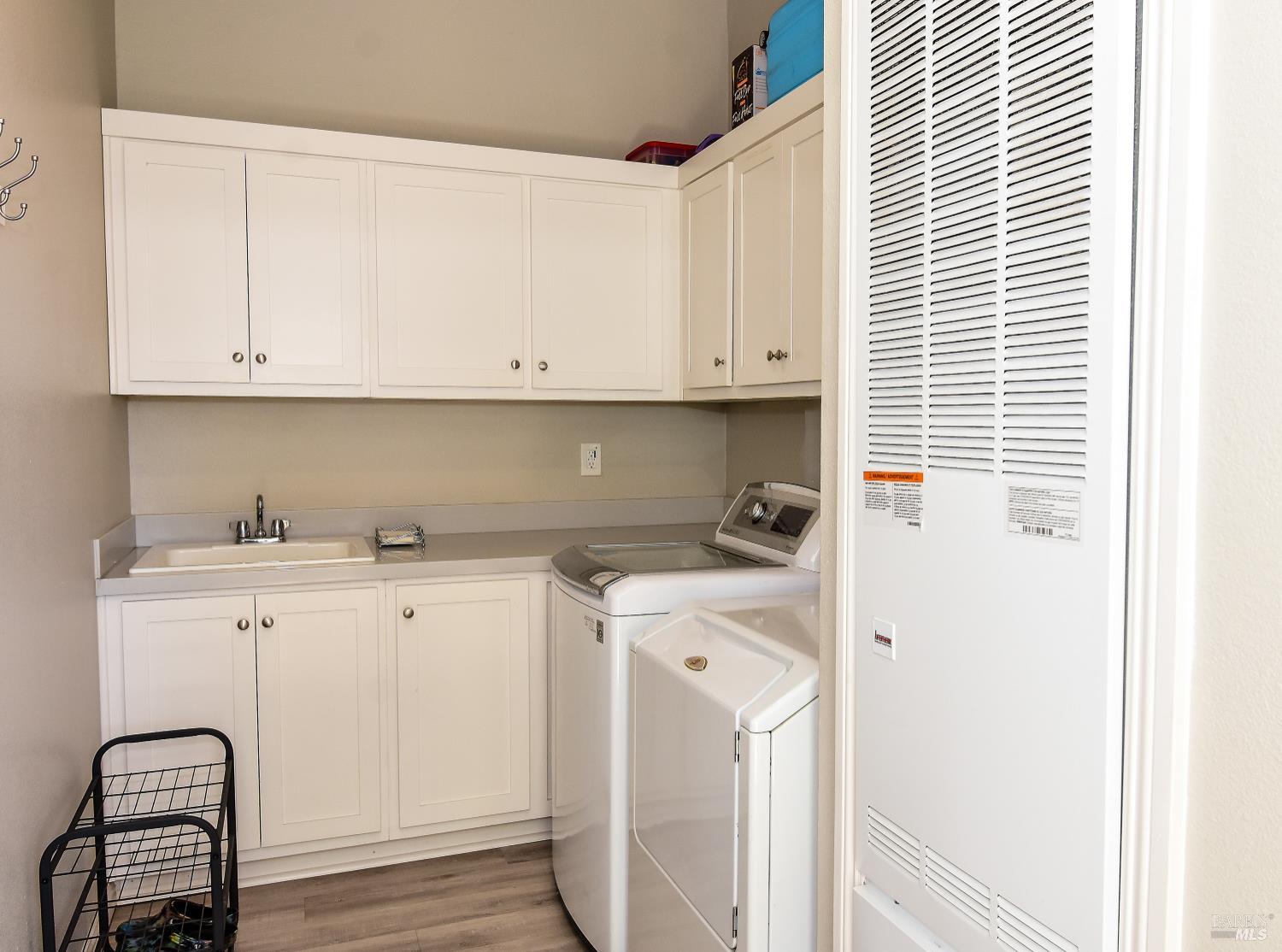 Detail Gallery Image 10 of 23 For 124 Vista Dr, Sonoma,  CA 95476 - 3 Beds | 2 Baths