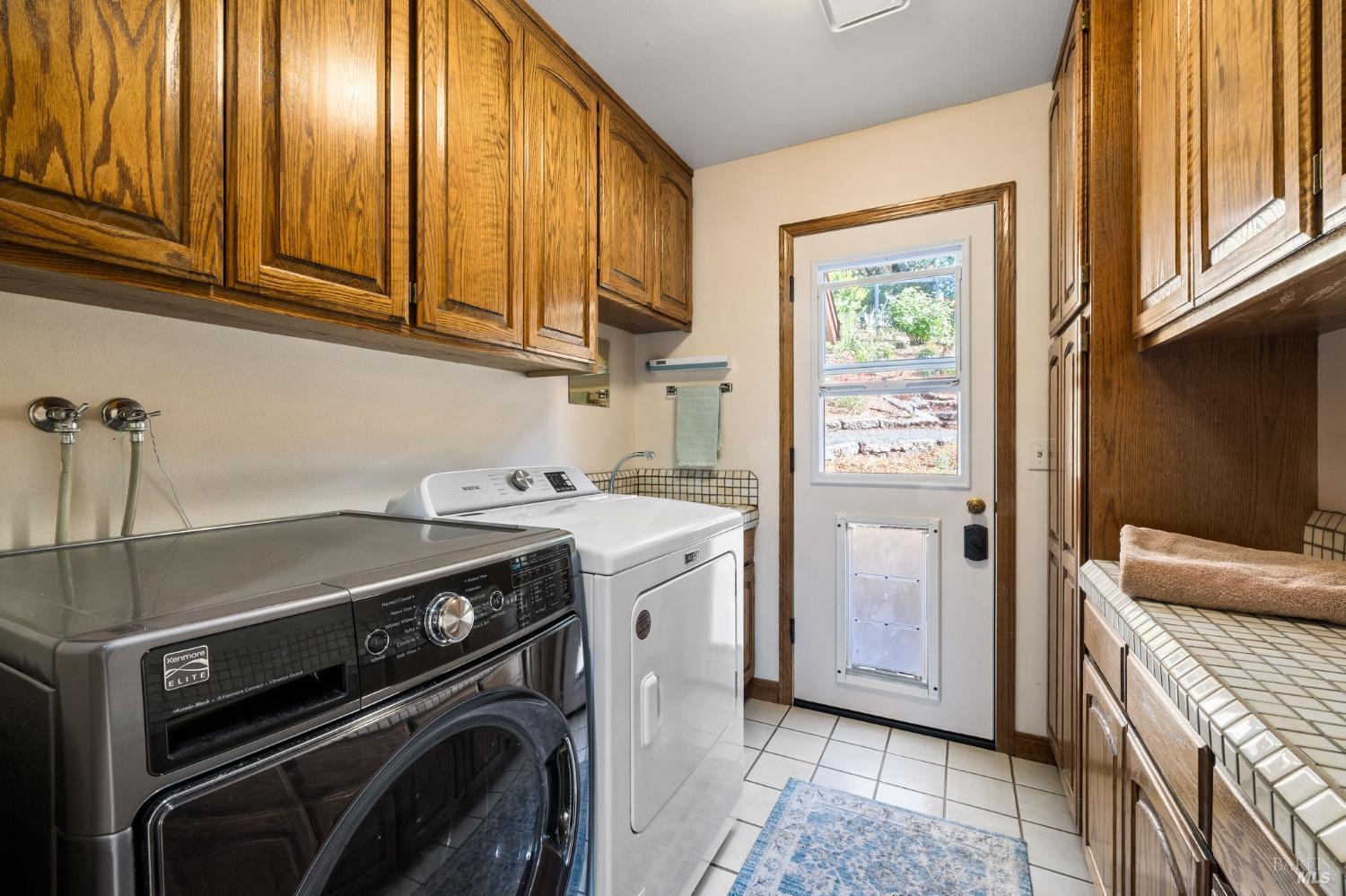 Detail Gallery Image 25 of 60 For 3541 Foxwood Pl, Santa Rosa,  CA 95405 - 3 Beds | 3 Baths