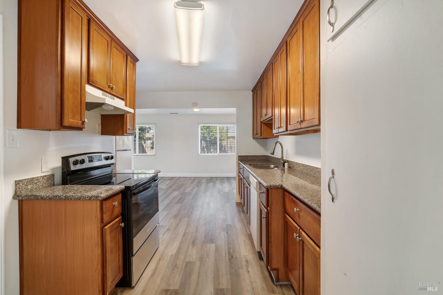 Detail Gallery Image 10 of 37 For 615 Vervais Ave, Vallejo,  CA 94591 - 4 Beds | 2 Baths