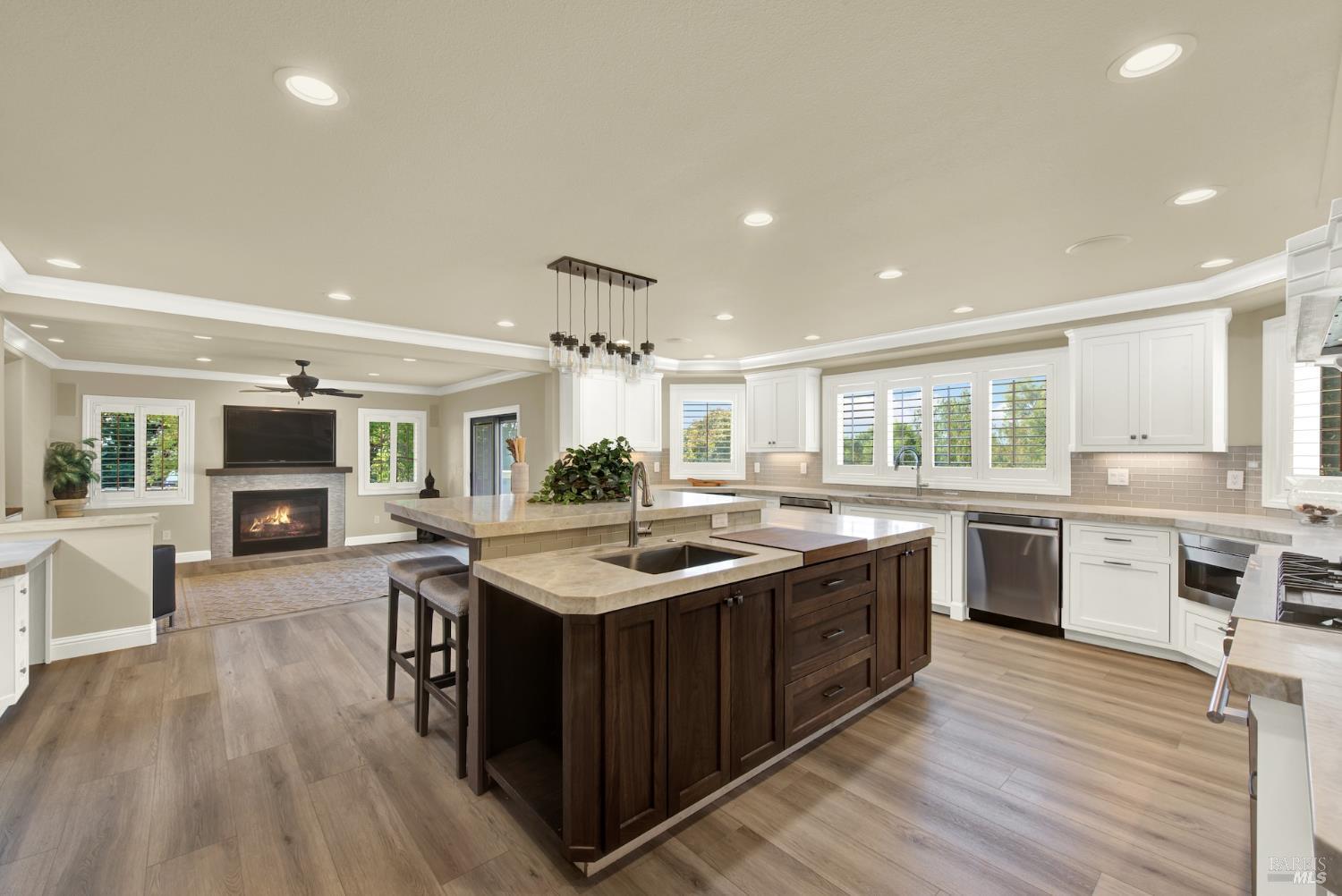 Detail Gallery Image 27 of 98 For 681 Hillside Dr, Fairfield,  CA 94533 - 5 Beds | 4/2 Baths