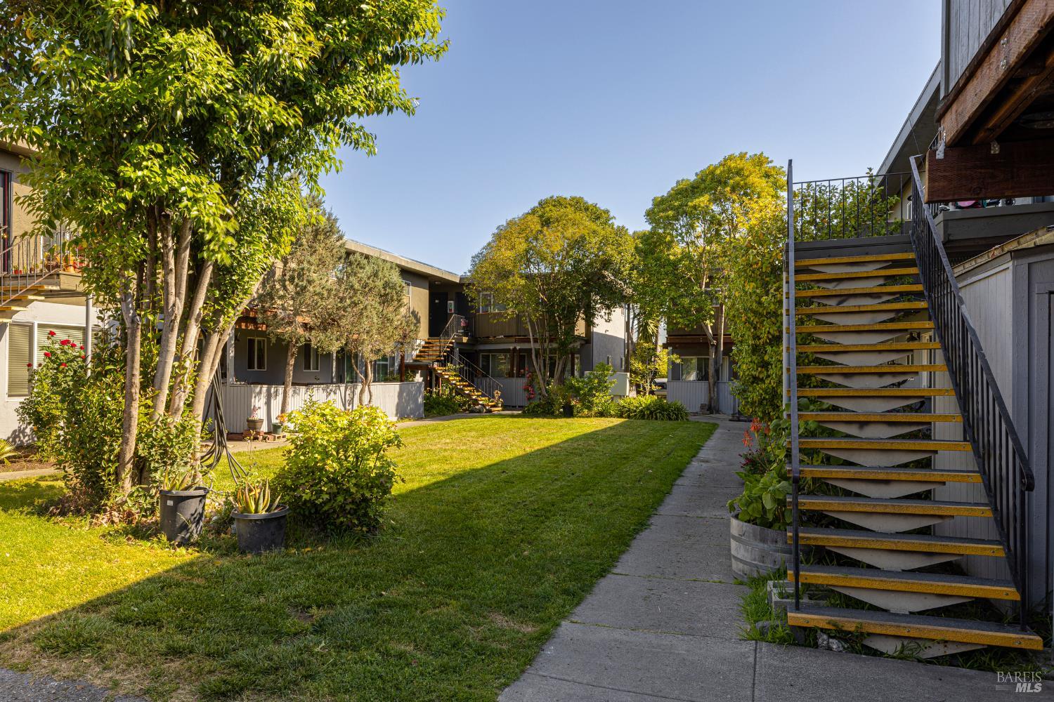 Detail Gallery Image 6 of 21 For 218 Edith St, Petaluma,  CA 94952 - – Beds | – Baths