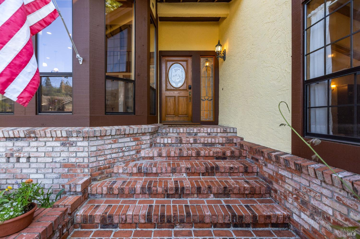 Detail Gallery Image 5 of 60 For 3541 Foxwood Pl, Santa Rosa,  CA 95405 - 3 Beds | 3 Baths