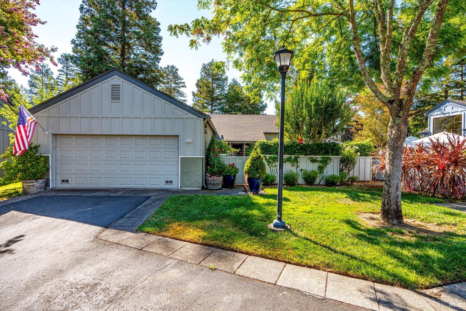 Detail Gallery Image 1 of 31 For 18502 Wellesley Ct, Sonoma,  CA 95476 - 3 Beds | 2 Baths