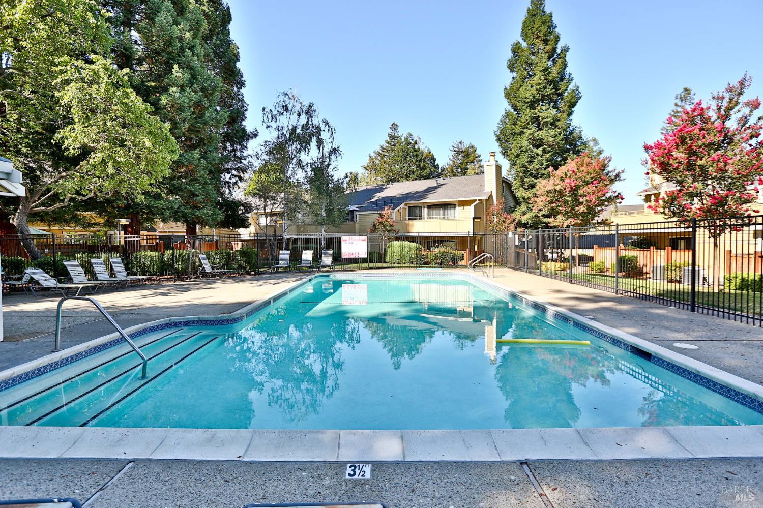 Detail Gallery Image 18 of 28 For 677 Center Ave, Martinez,  CA 94553 - 2 Beds | 1 Baths