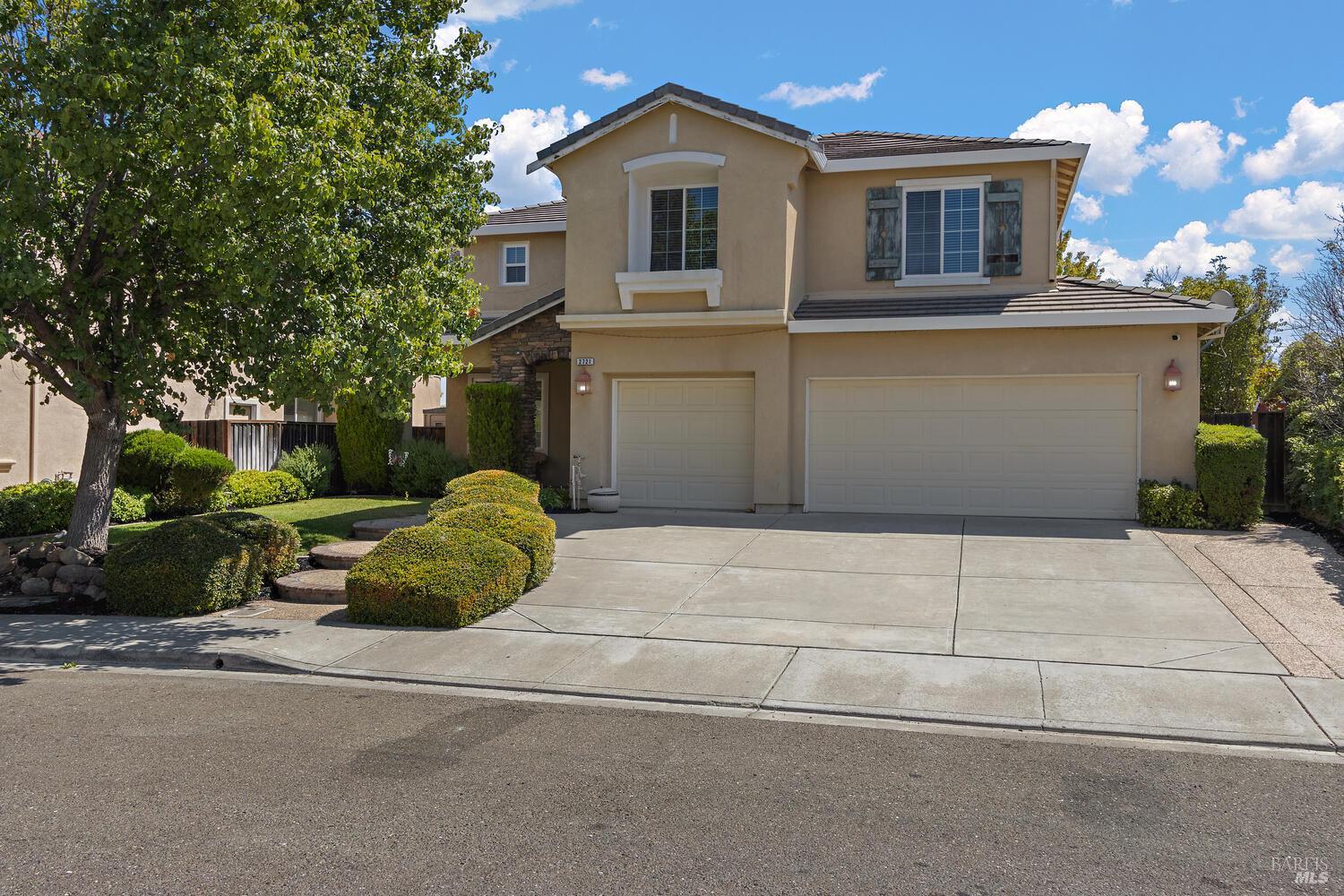 Detail Gallery Image 1 of 45 For 2721 Vallejo Ct, Antioch,  CA 94531 - 5 Beds | 3 Baths