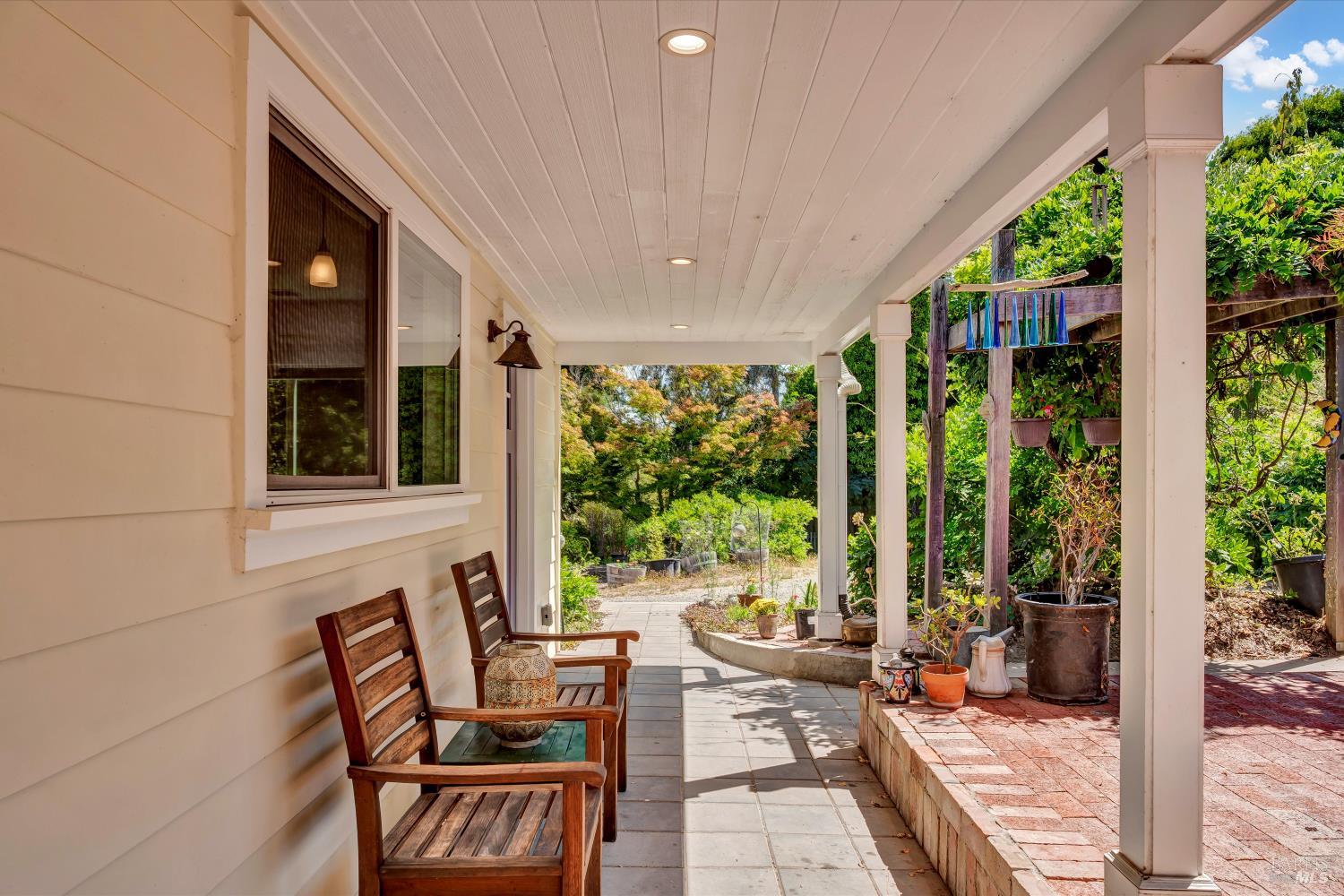 Detail Gallery Image 5 of 53 For 7739 Lynch Rd, Sebastopol,  CA 95472 - 2 Beds | 2 Baths