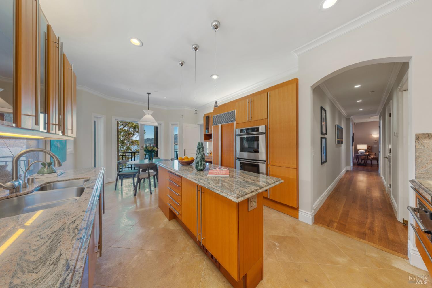 Detail Gallery Image 13 of 41 For 62 De Silva Island Dr, Mill Valley,  CA 94941 - 2 Beds | 2/1 Baths