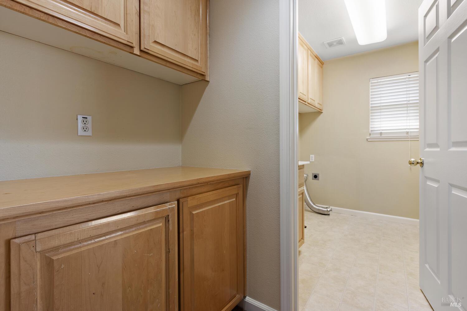 Detail Gallery Image 17 of 45 For 2721 Vallejo Ct, Antioch,  CA 94531 - 5 Beds | 3 Baths