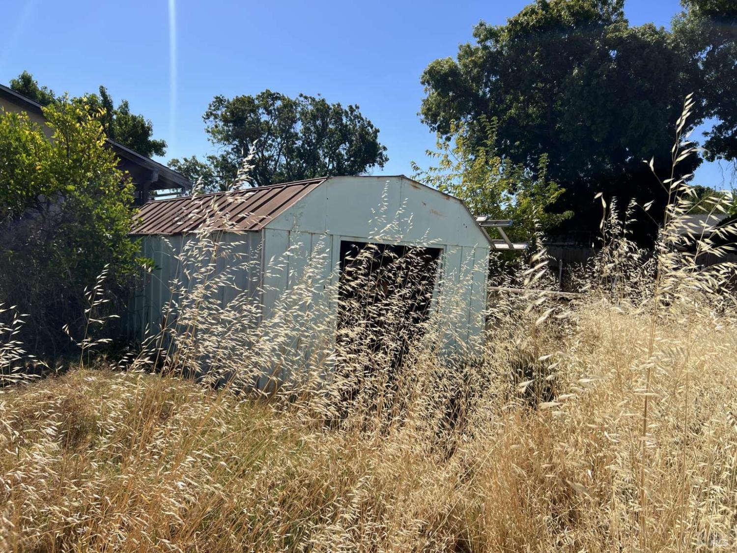 Detail Gallery Image 4 of 11 For 318 Hopkins Dr, Fairfield,  CA 94533 - 3 Beds | 1 Baths
