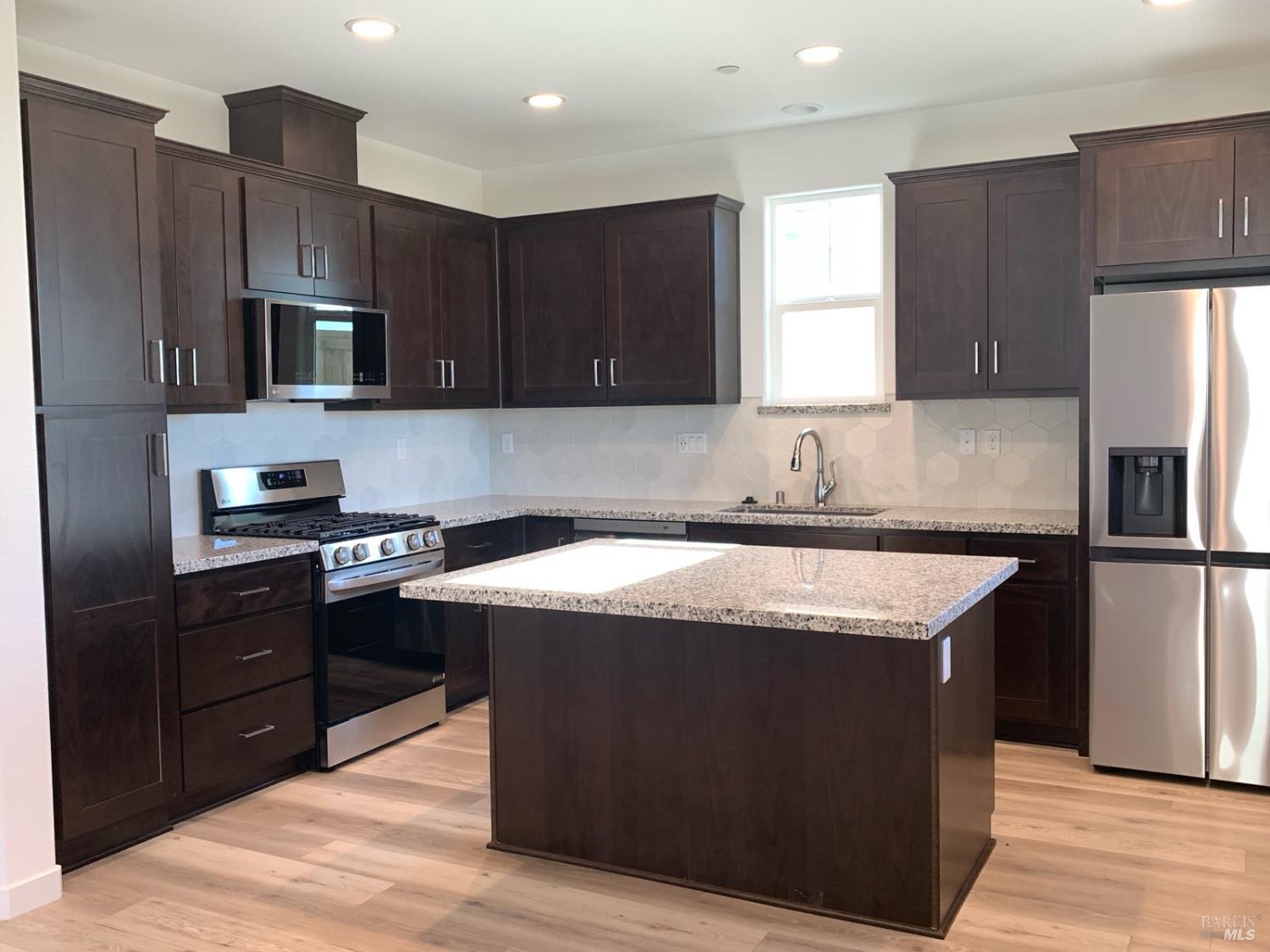Detail Gallery Image 3 of 13 For 2316 Serenity Dr, Rio Vista,  CA 94571 - 2 Beds | 2/1 Baths