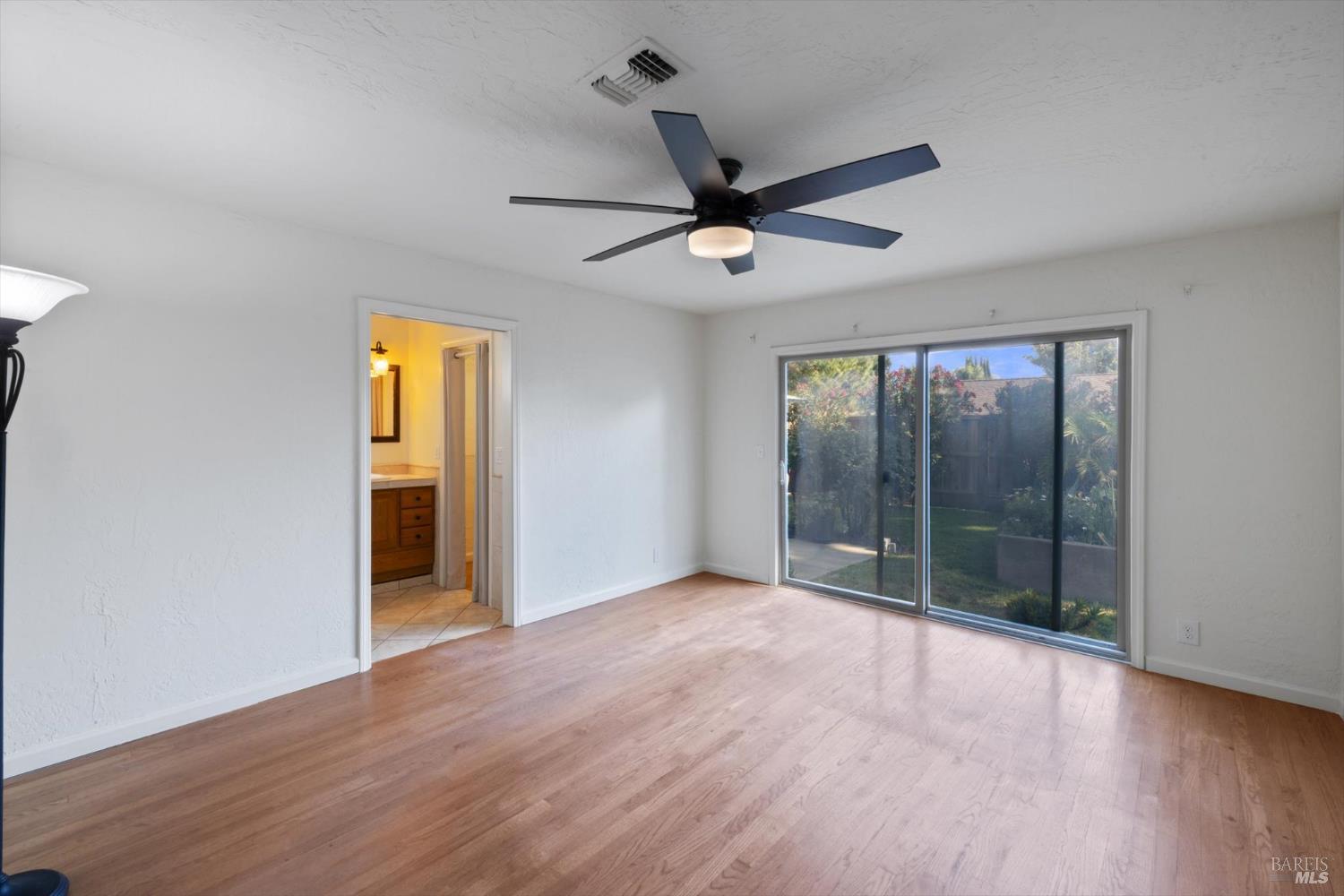 Detail Gallery Image 18 of 42 For 618 Crestview Dr, Vacaville,  CA 95688 - 4 Beds | 2 Baths