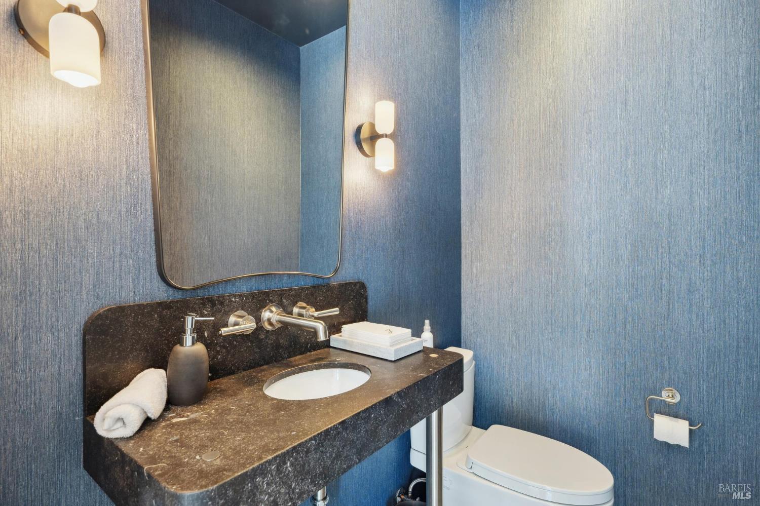 Detail Gallery Image 22 of 83 For 13418 Chalk Hill Rd, Healdsburg,  CA 95448 - 3 Beds | 4/1 Baths