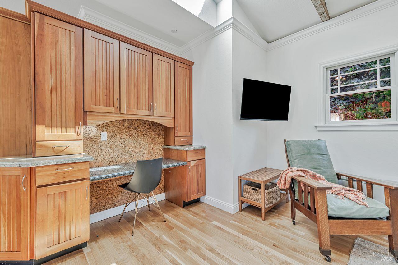 Detail Gallery Image 22 of 52 For 405 Oakdale Ave, Corte Madera,  CA 94925 - 4 Beds | 4/1 Baths