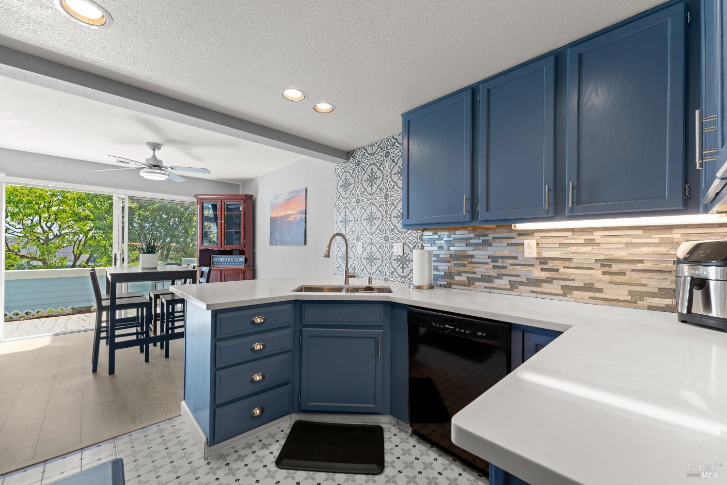 Detail Gallery Image 19 of 77 For 901 Point Reyes Ct #1,  Vallejo,  CA 94591 - 3 Beds | 2/1 Baths