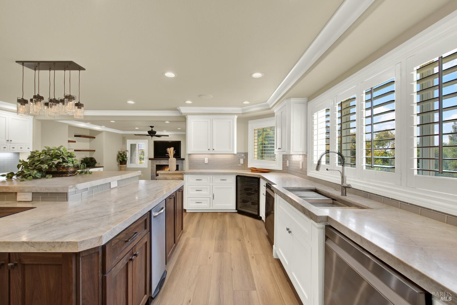 Detail Gallery Image 34 of 98 For 681 Hillside Dr, Fairfield,  CA 94533 - 5 Beds | 4/2 Baths