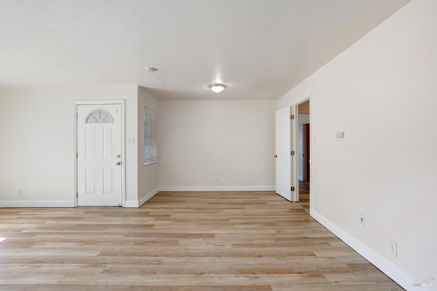 Detail Gallery Image 6 of 37 For 615 Vervais Ave, Vallejo,  CA 94591 - 4 Beds | 2 Baths