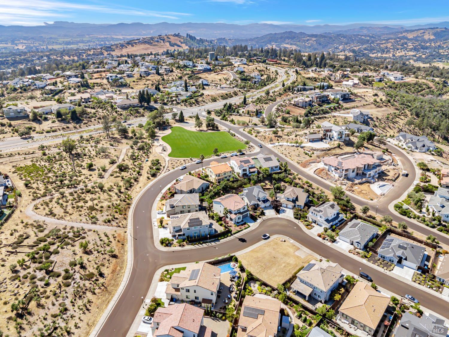 Detail Gallery Image 4 of 23 For 3987 Millbrook Dr, Santa Rosa,  CA 95404 - – Beds | – Baths