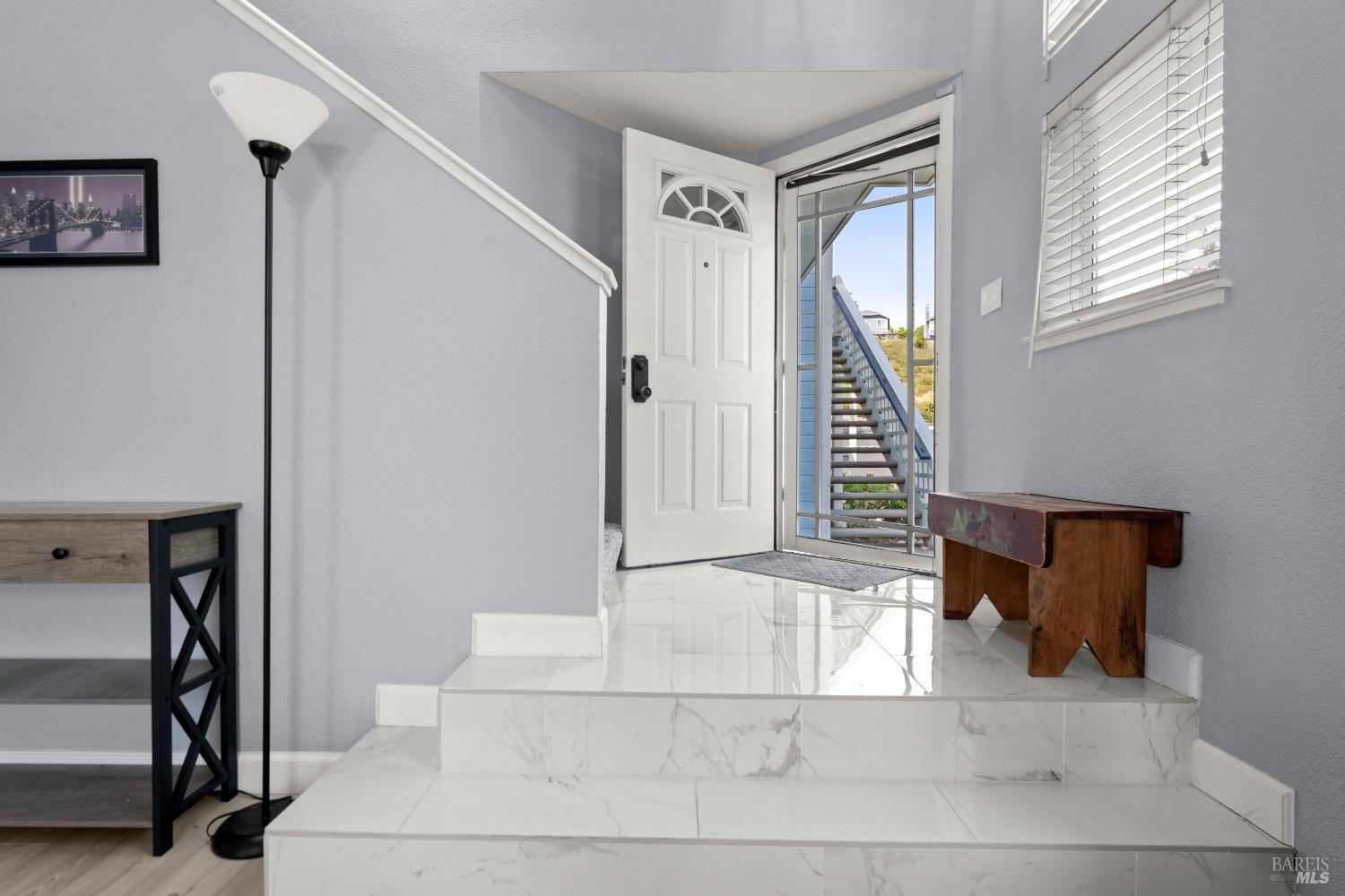 Detail Gallery Image 5 of 77 For 901 Point Reyes Ct #1,  Vallejo,  CA 94591 - 3 Beds | 2/1 Baths