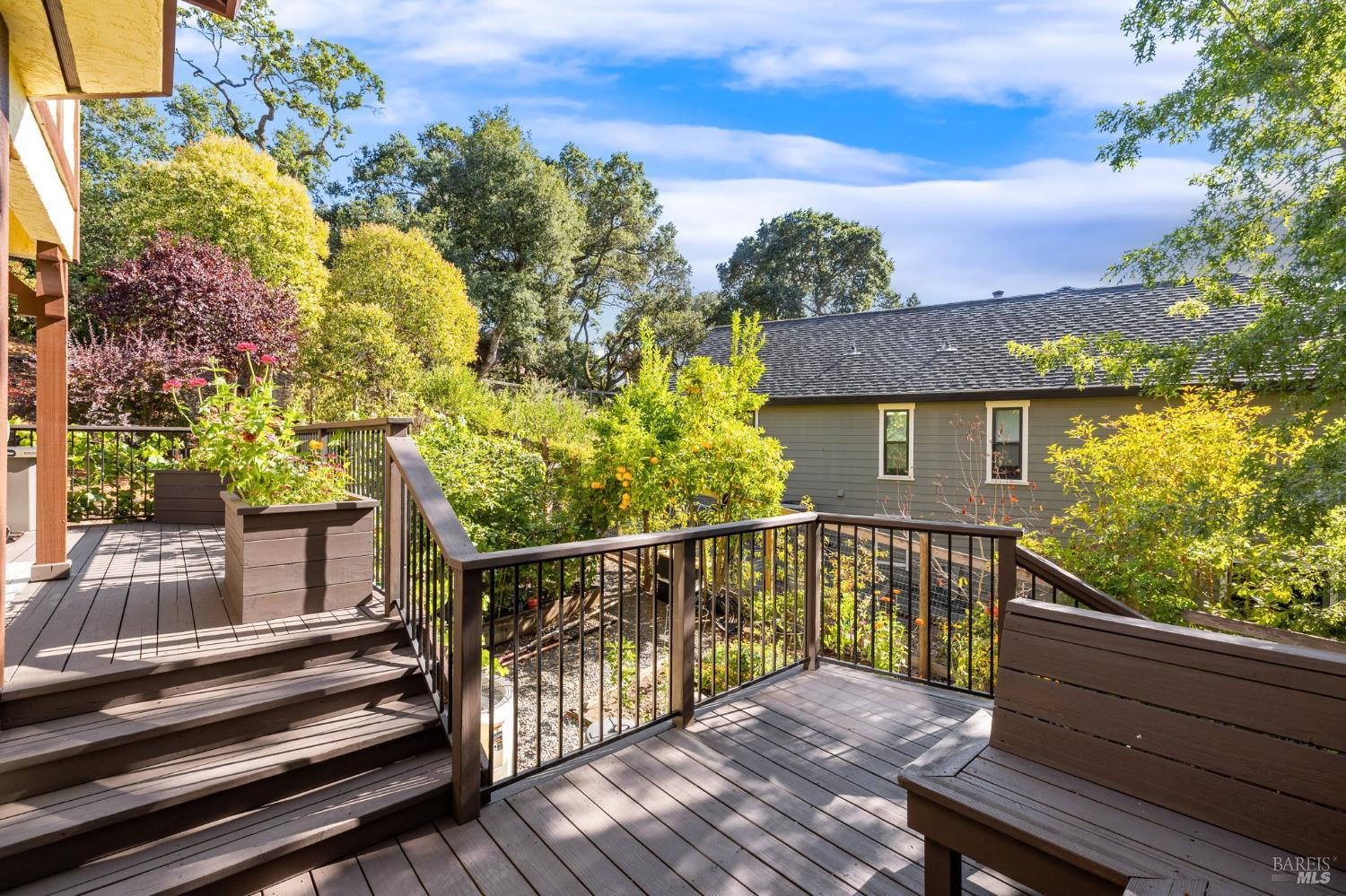 Detail Gallery Image 41 of 60 For 3541 Foxwood Pl, Santa Rosa,  CA 95405 - 3 Beds | 3 Baths