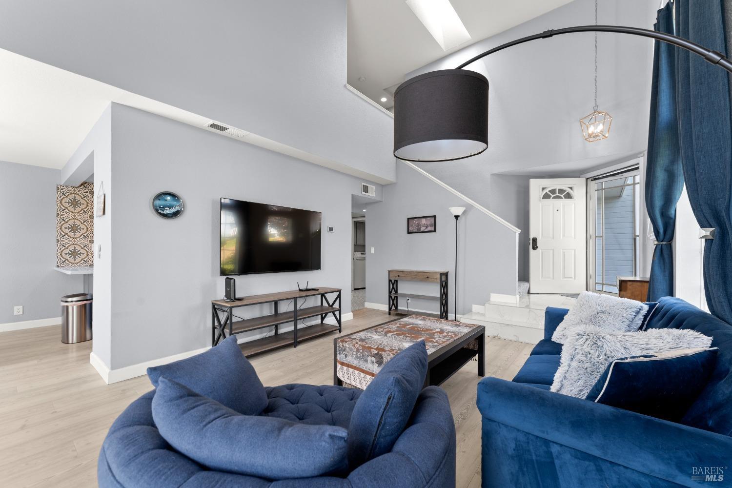 Detail Gallery Image 11 of 77 For 901 Point Reyes Ct #1,  Vallejo,  CA 94591 - 3 Beds | 2/1 Baths