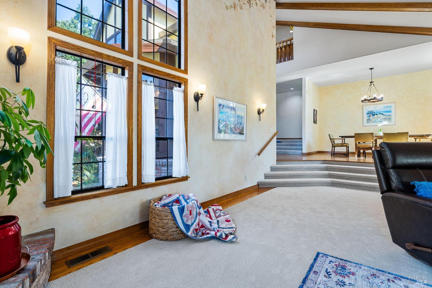 Detail Gallery Image 17 of 60 For 3541 Foxwood Pl, Santa Rosa,  CA 95405 - 3 Beds | 3 Baths