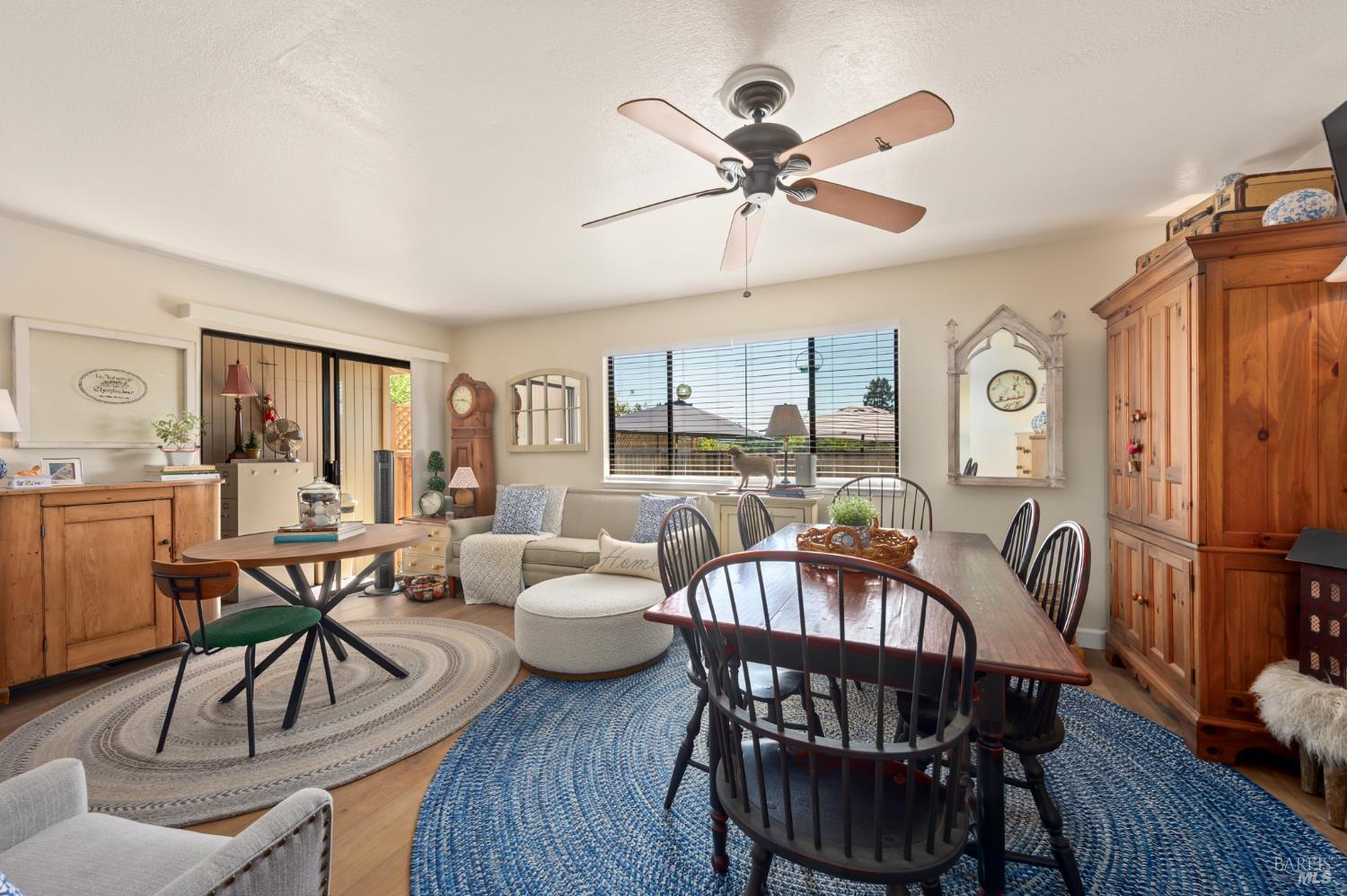 Detail Gallery Image 5 of 44 For 695 Montclair Dr, Santa Rosa,  CA 95409 - – Beds | – Baths