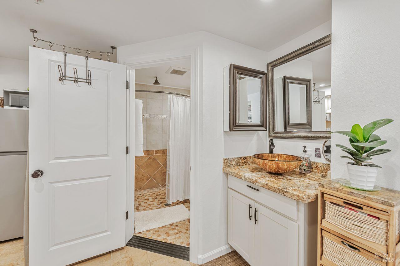 Detail Gallery Image 40 of 52 For 405 Oakdale Ave, Corte Madera,  CA 94925 - 4 Beds | 4/1 Baths