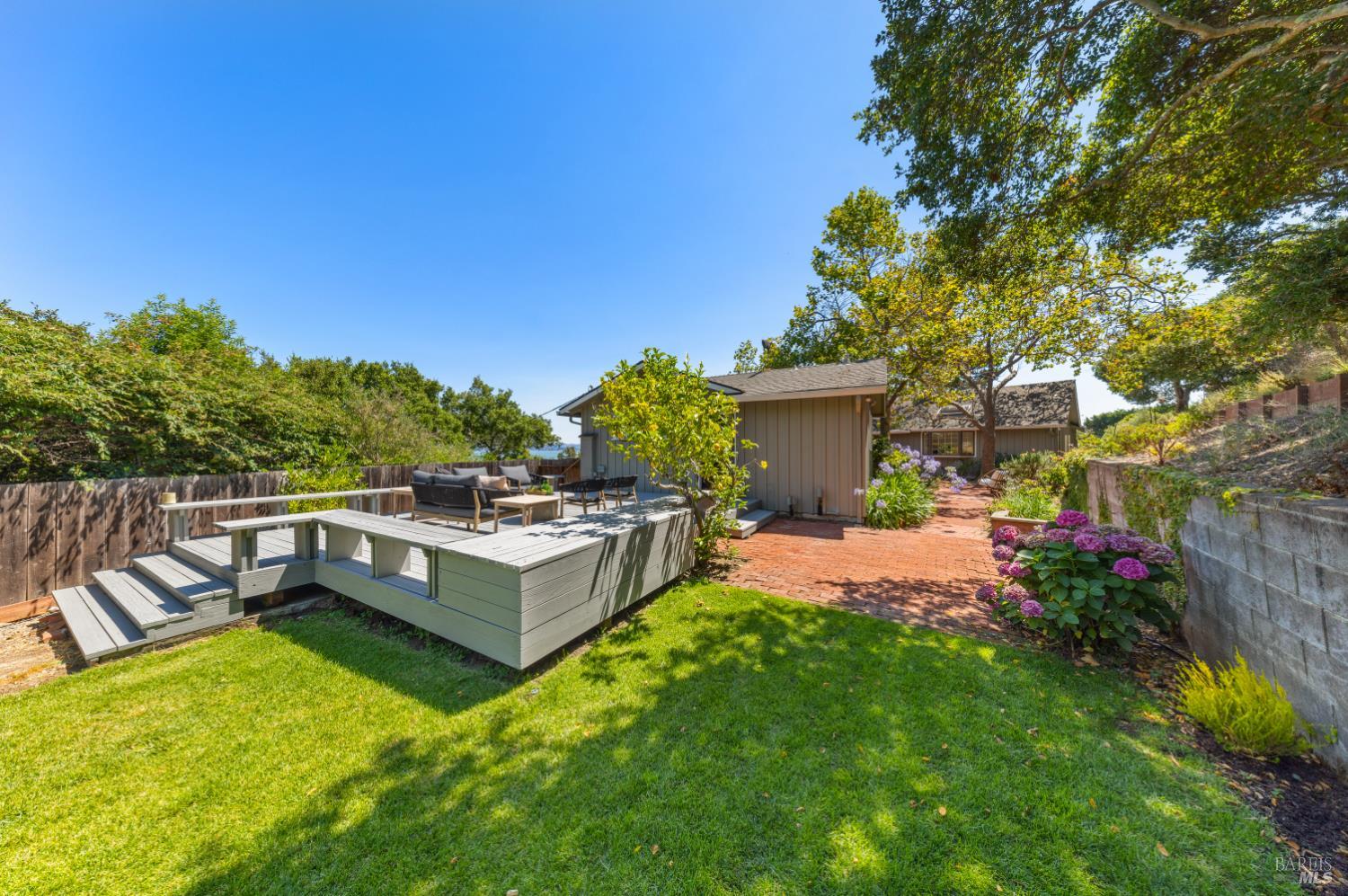 Detail Gallery Image 39 of 43 For 4655 Paradise Dr, Tiburon,  CA 94920 - 4 Beds | 2 Baths